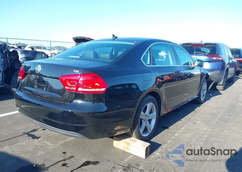 2015 Volkswagen Passat S z USA, uszkodzony, nr VIN 1VWAT7A37FC102400